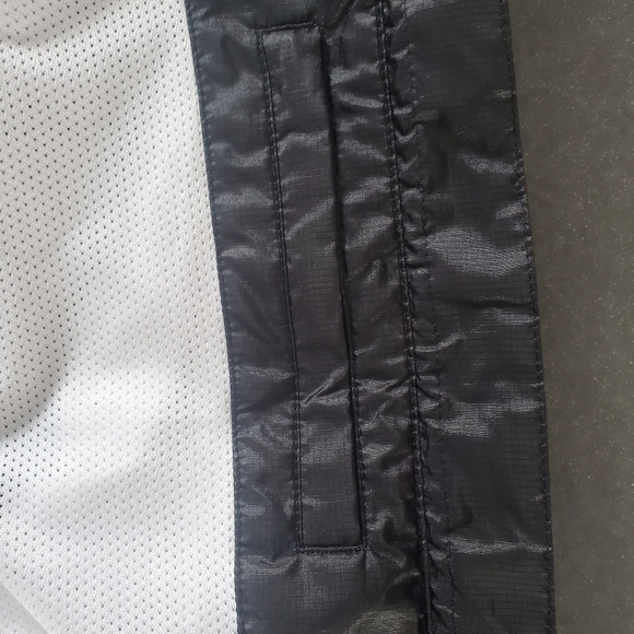 Womans puma FERRARI zip up - Picture 6 of 14